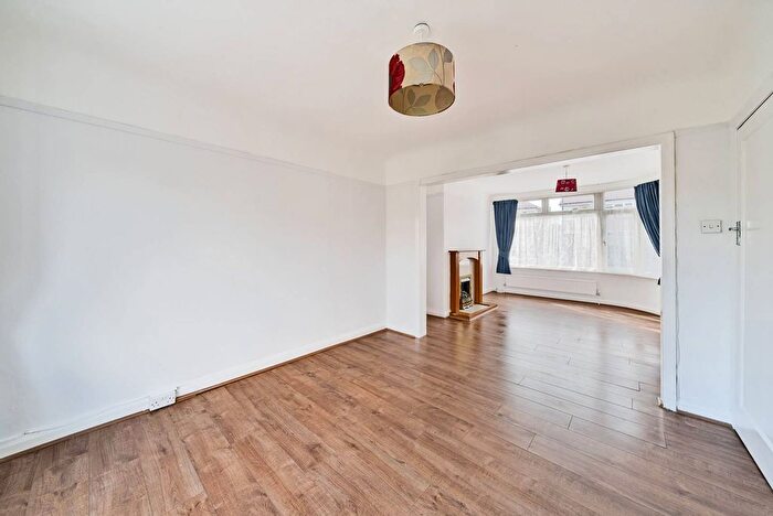 3 Bedroom Semi-Detached House To Rent In Elgin Avenue, Harrow, HA3