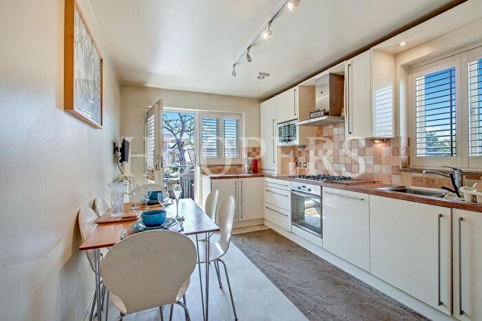 2 Bedroom Flat For Sale In Mayo Road, London, NW10