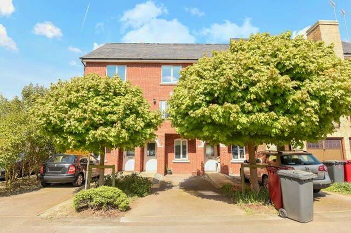 4 Bedroom Town House To Rent In Iliffe Close, Reading, RG1