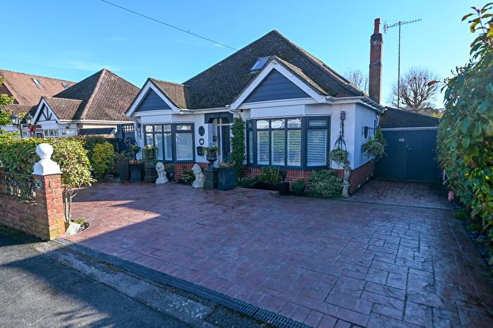 5 Bedroom Detached Bungalow For Sale In Warfield Crescent, Waterlooville, PO7
