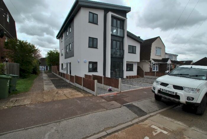 2 Bedroom Flat To Rent In Norton Road, Dagenham, RM10