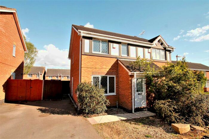 2 Bedroom Semi-Detached House To Rent In Stratfield Way, Kettering NN15