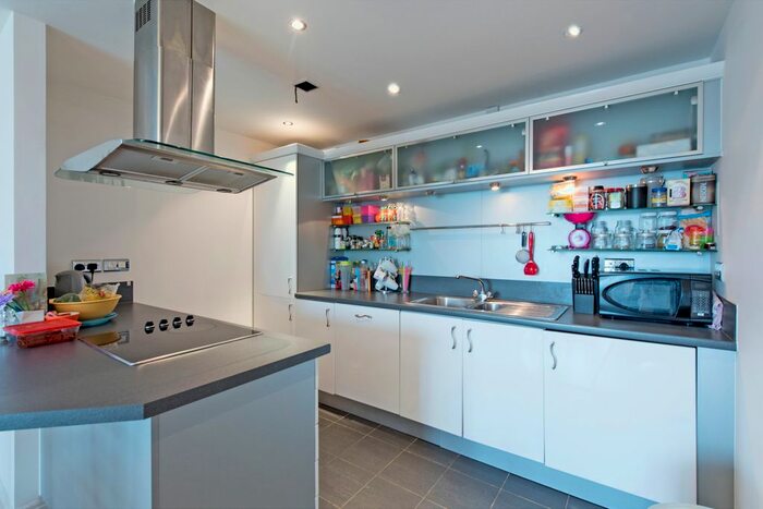 2 Bedroom Flat To Rent In Oyster Wharf, Lombard Road, London, SW11