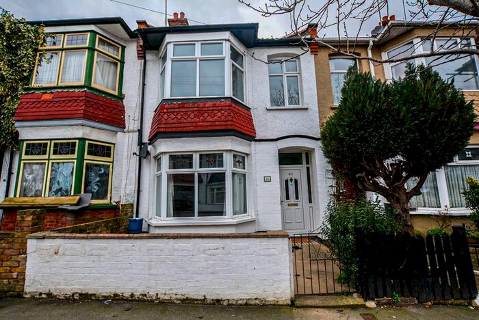 3 Bedroom Terraced House To Rent In Hildaville Drive, Westcliff-On-Sea, SS0