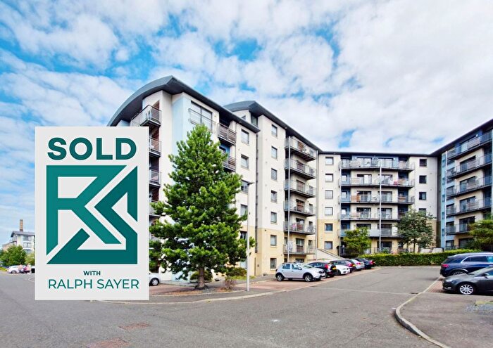 2 Bedroom Flat For Sale In / Drybrough Crescent, Edinburgh, EH16