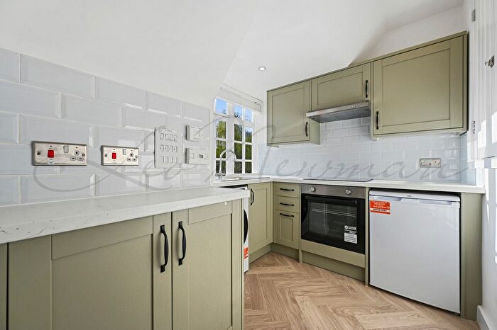 1 Bedroom Flat To Rent In Meadway Court, Meadway, London, NW11