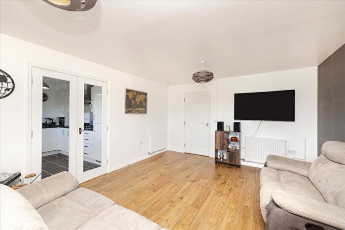 2 Bedroom Flat For Sale In Wester Kippielaw Drive, Dalkeith, EH22