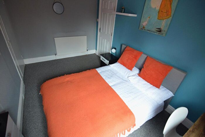 5 Bedroom Terraced House To Rent In Legsby Avenue, Grimsby, DN32