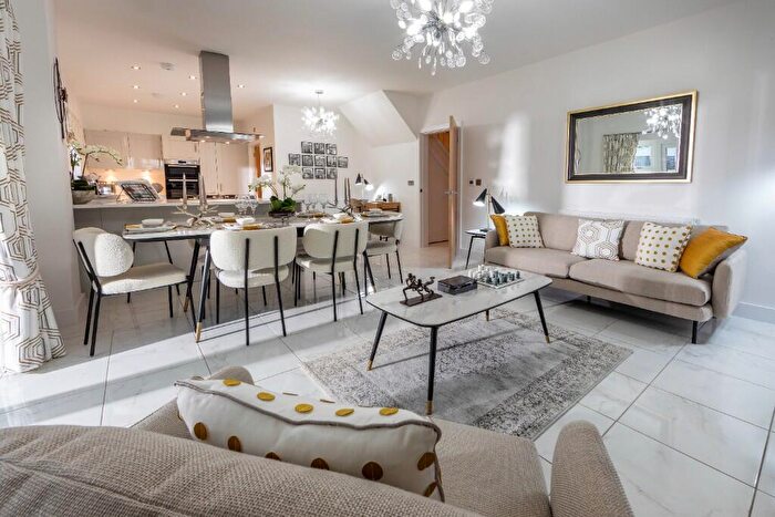 4 Bedroom Detached House For Sale In Selby Road, Howden, DN14