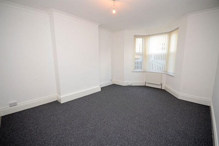 2 Bedroom Flat For Sale In Fern Dene Road, Bensham, Gateshead, NE8