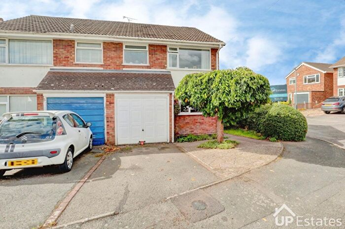 3 Bedroom Semi Detached House For Sale In Fraser Close, Chapel End, Nuneaton, CV10