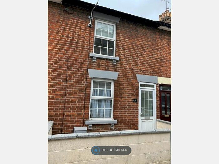 2 Bedroom Terraced House To Rent In Percy Street, Swindon, SN2