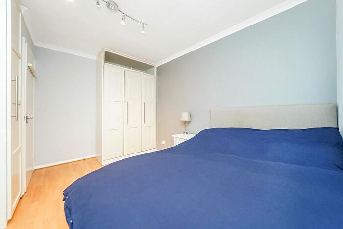 1 Bedroom Flat To Rent In Orchid Close, Abridge, RM4