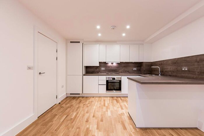 1 Bedroom Flat To Rent In Old Church Court, Grove Road, N11