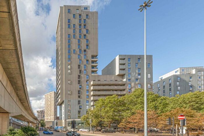 1 Bedroom Flat For Sale In Prestons Road, London, E14