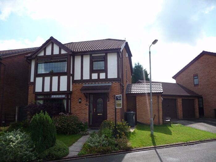 3 Bedroom Detached House To Rent In Sherborne Close, Radcliffe, M26