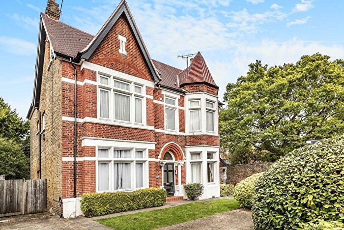 3 Bedroom Flat To Rent In Grange Road, Ealing, W5