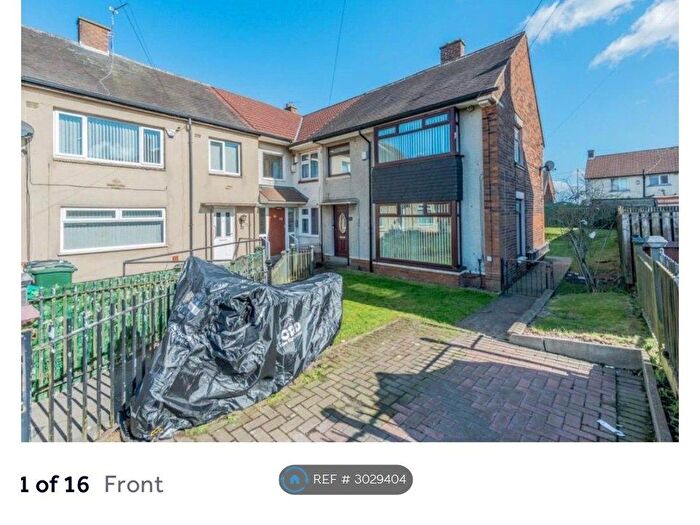 3 Bedroom Semi-Detached House To Rent In Denbury Mount, Bradford, BD4