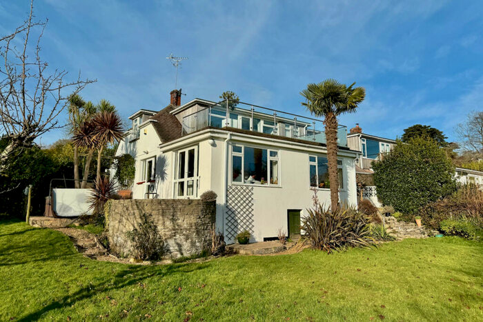 4 Bedroom Semi-Detached House For Sale In South Instow, Harmans Cross, BH19