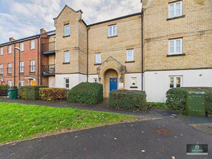 2 Bedroom Flat For Sale In Trist Way, Ifield, Crawley, RH11