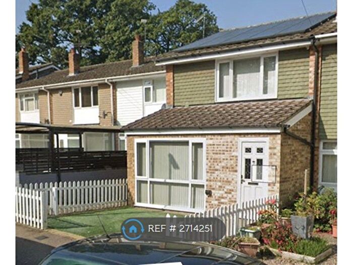 2 Bedroom End Terrace House To Rent In Hawbeck Road, Gillingham, ME8