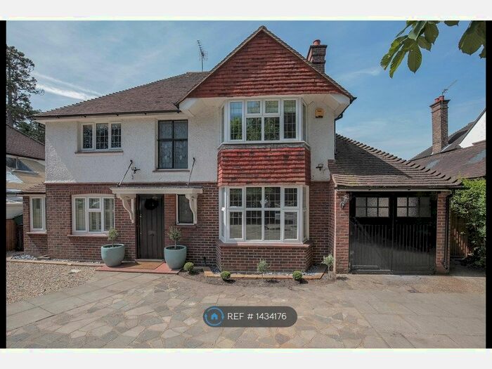 4 Bedroom Detached House To Rent In Alexandra Road, Surrey, KT17