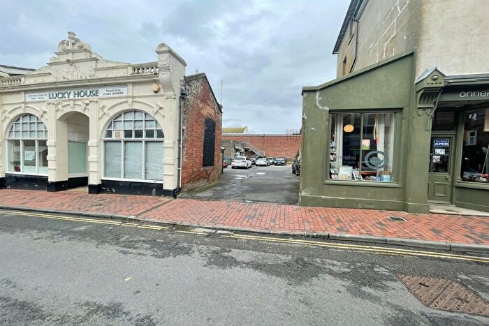 4 Bedroom Maisonette To Rent In Old Tree Parade, Broad Street, BN25