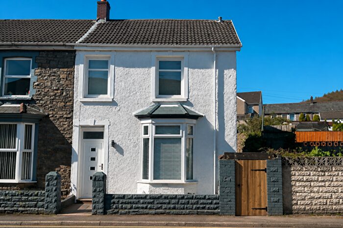 3 Bedroom End Of Terrace House For Sale In Clifton Crescent, Aberdare, CF44