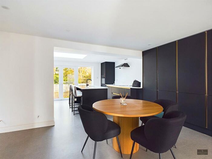4 Bedroom House To Rent In Grainger Close, Exeter, EX2