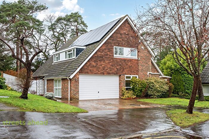 4 Bedroom Detached House For Sale In Mill View Gardens, Croydon, CR0