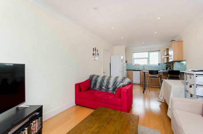 1 Bedroom Flat To Rent In Cornford Grove, Balham, London, SW12