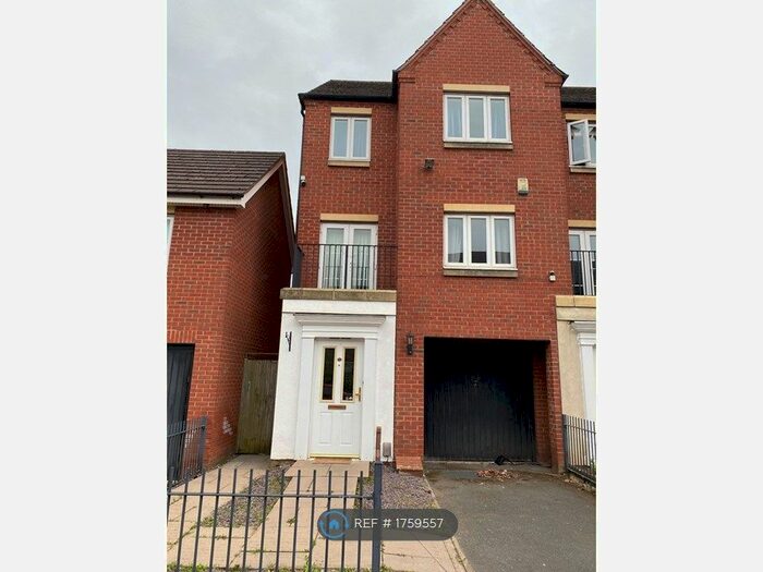 3 Bedroom End Of Terrace House To Rent In Ardgowan Grove, Wolverhampton, WV4