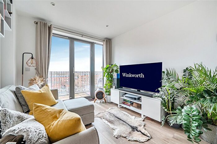 2 Bedroom Flat For Sale In Edwin Street, London, E16