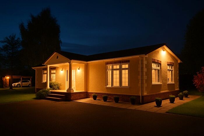 3 Bedroom Mobile/park Home For Sale In Cliffe Country Lodges, Cliffe Common, North Yorkshire, YO8