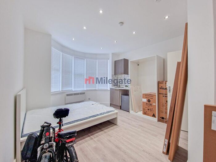 Studio To Rent In Cumberland Avenue, Southend-On-Sea, SS2