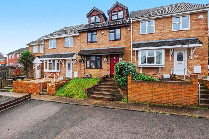 3 Bedroom Terraced House For Sale In Wedgewood Drive, Chatham, ME5