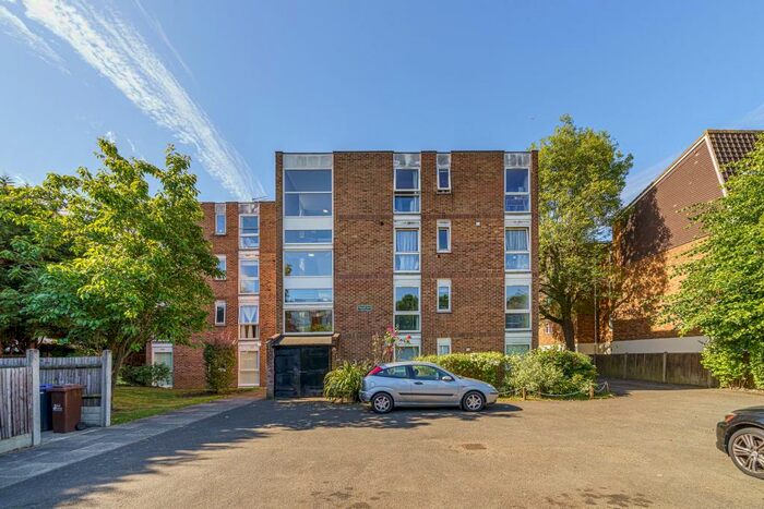 1 Bedroom Flat To Rent In Albemarle Road, Beckenham, BR3