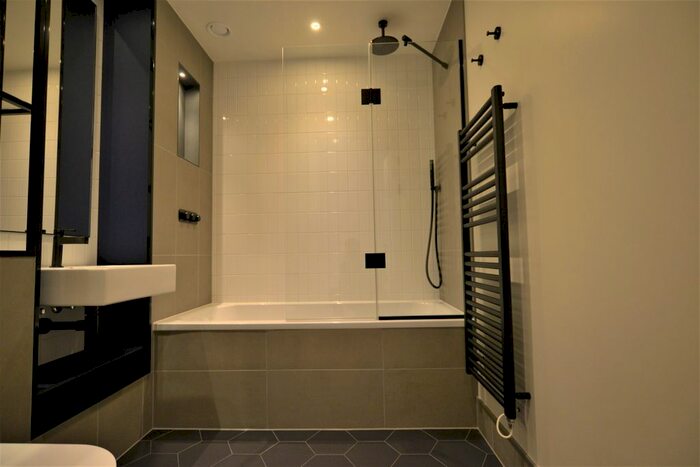 2 Bedroom Flat To Rent In Beresford Avenue, Wembley, HA0