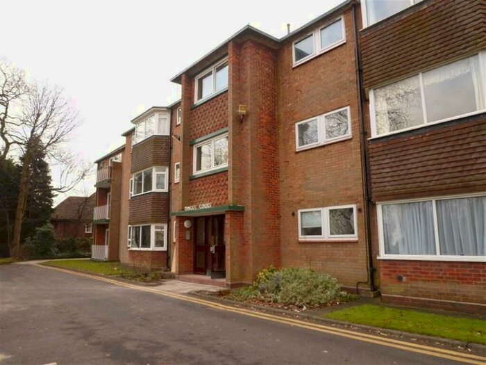 1 Bedroom Flat To Rent In Dingle Court, Solihull, B91