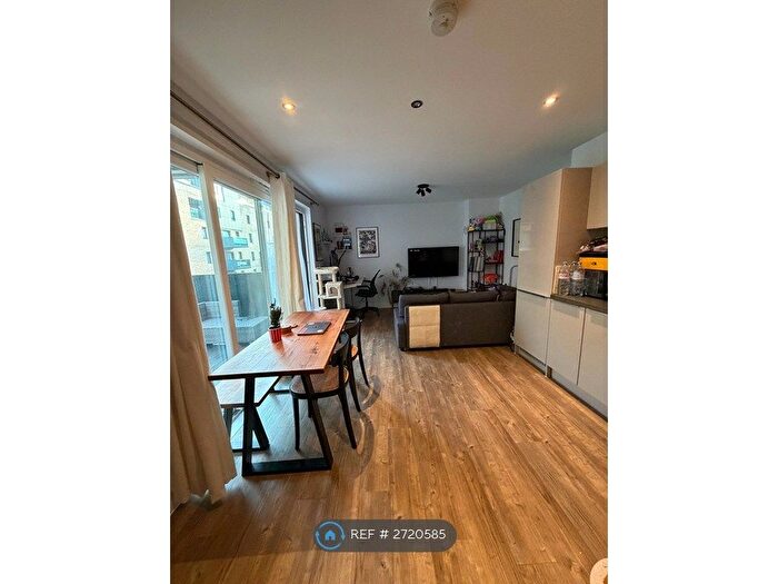 1 Bedroom Flat To Rent In Hoffmans Road, London, E17