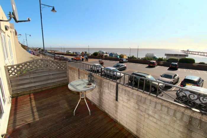 1 Bedroom Apartment To Rent In Undercliff Road West, Felixstowe, IP11