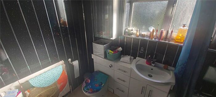 3 Bedroom Terraced House For Sale In Circular Road, Denton, Manchester, Greater Manchester, M34