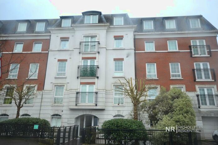 1 Bedroom Flat To Rent In Central Walk, Station Approach, Epsom, Surrey., KT19