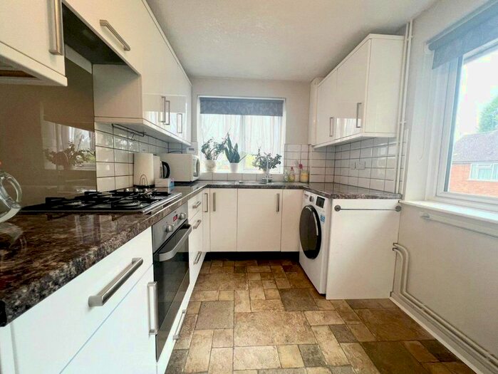 2 Bedroom Flat To Rent In Bower Close, Northolt, UB5