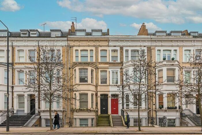 Studio To Rent In Warwick Road, London, SW5