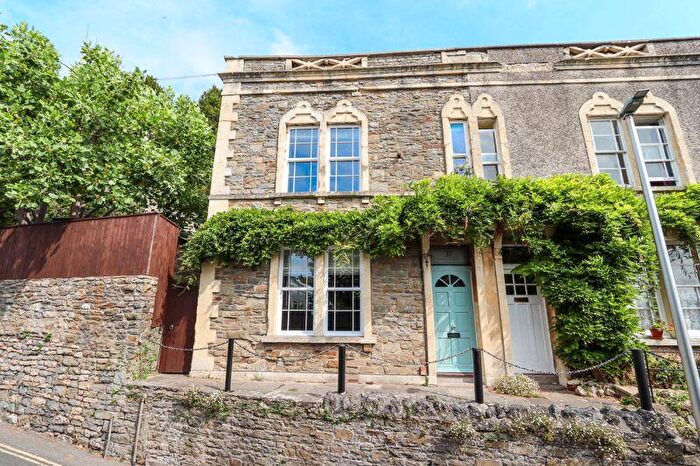 4 Bedroom Semi-Detached House For Sale In Highdale Road, Clevedon, BS21