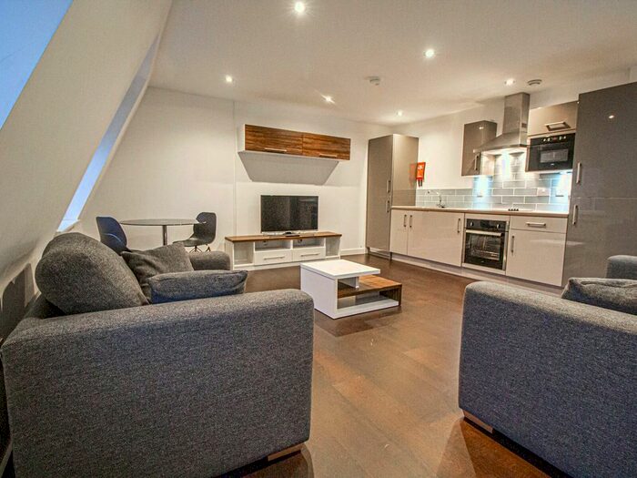 2 Bedroom Flat To Rent In Park Square South, Leeds, LS1