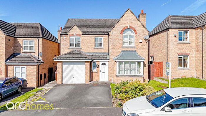 4 Bedroom Detached House For Sale In Albion Close, Atherton, Manchester, M46