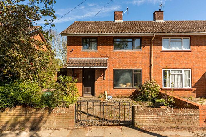 3 Bedroom End Of Terrace House For Sale In Ridgeside, Crawley, RH10