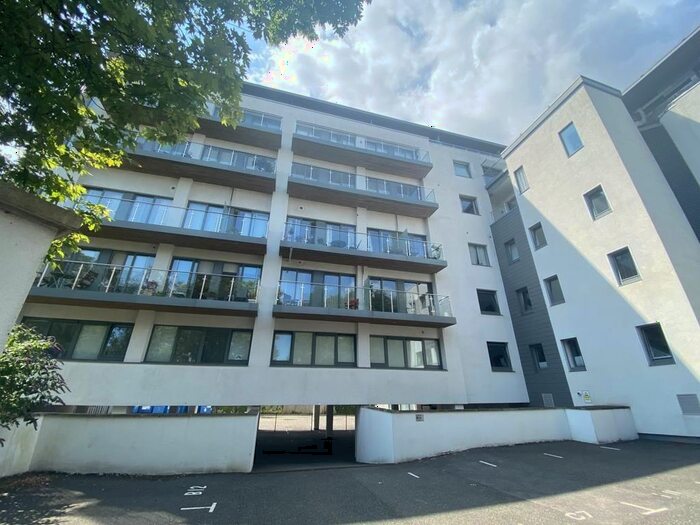 2 Bedroom Flat To Rent In Parkstone Road, Parkstone, Poole, BH15